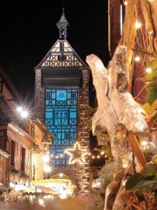 vue du Dolder de Riquewihr illuminé pour Noël
